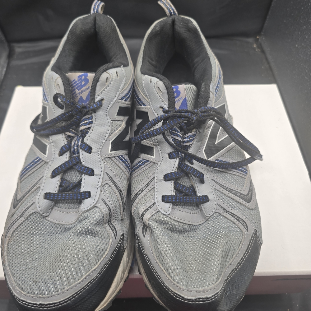 New Balance Men's Black and Gray Athletic Shoes